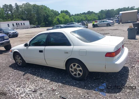 2000 Toyota Camry Le z USA, uszkodzony, nr VIN 4T1BG22K0YU995989